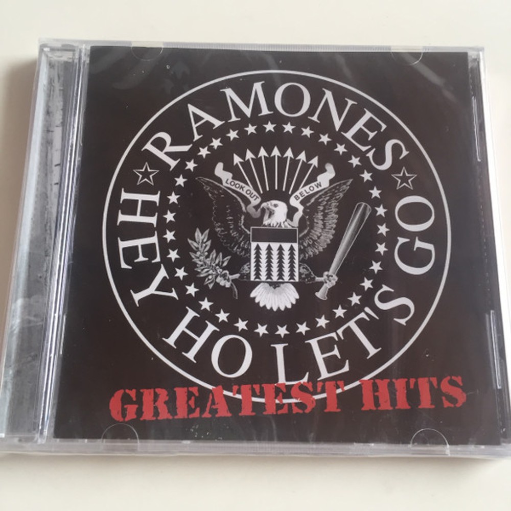 0081227001520.jpg Greatest Hits - immagine 1